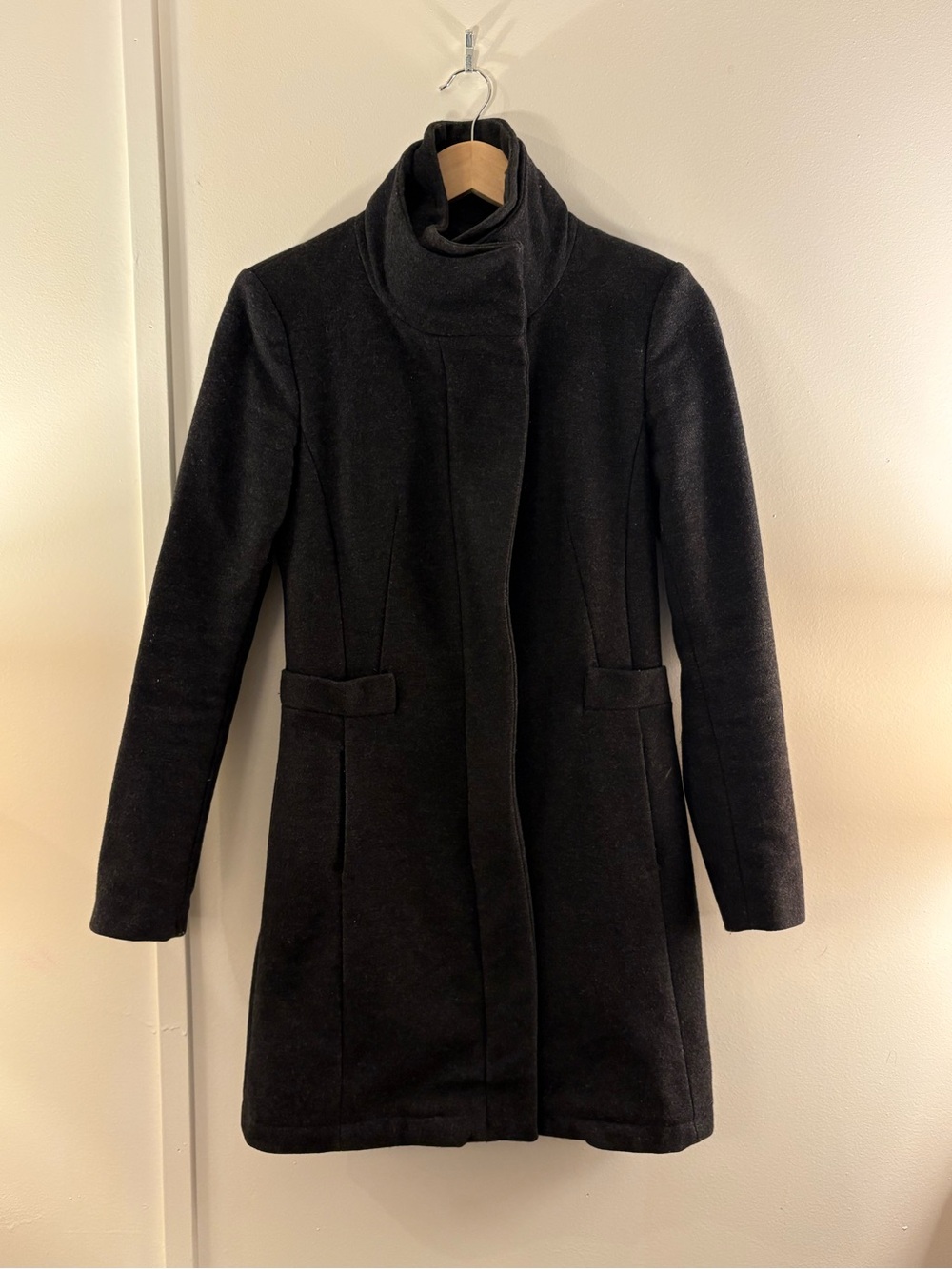 Beautiful Zara Basics wool-blend coat